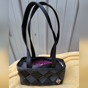 Maggie Bag Seatbelt Purse